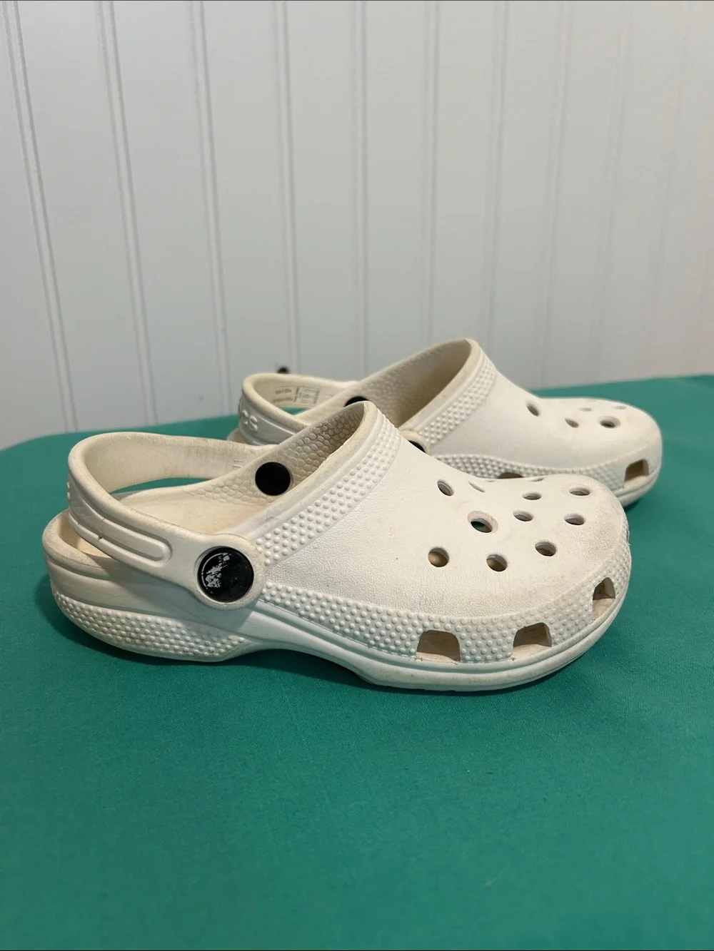 CROCS Kids White Clog Sandals with Heel Strap Sz: c11